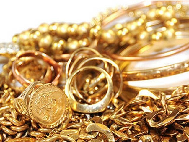 Gold prices hover near record peak – Markets